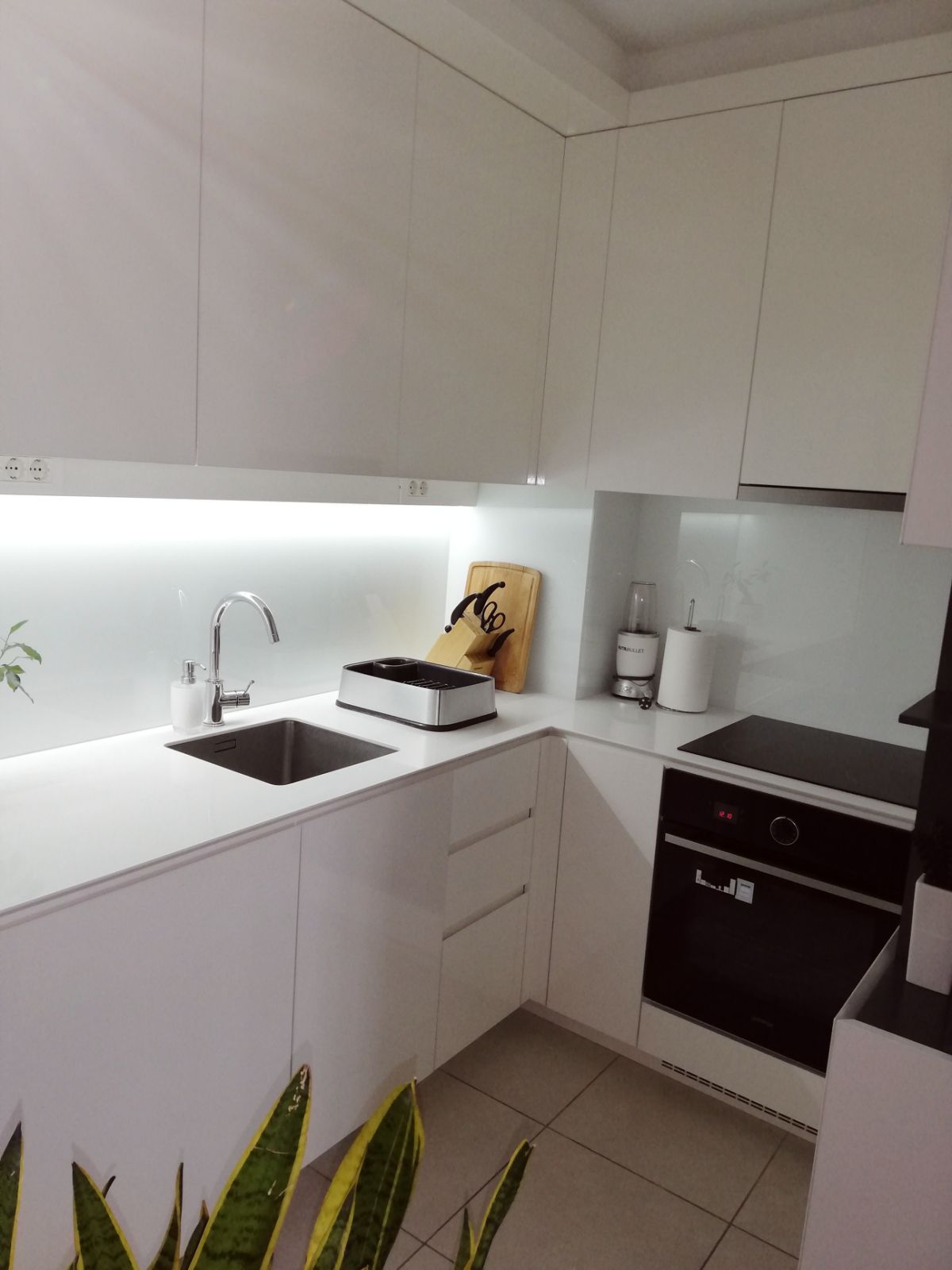 Izdavanje stanova A blok Dvosoban lux stan 4