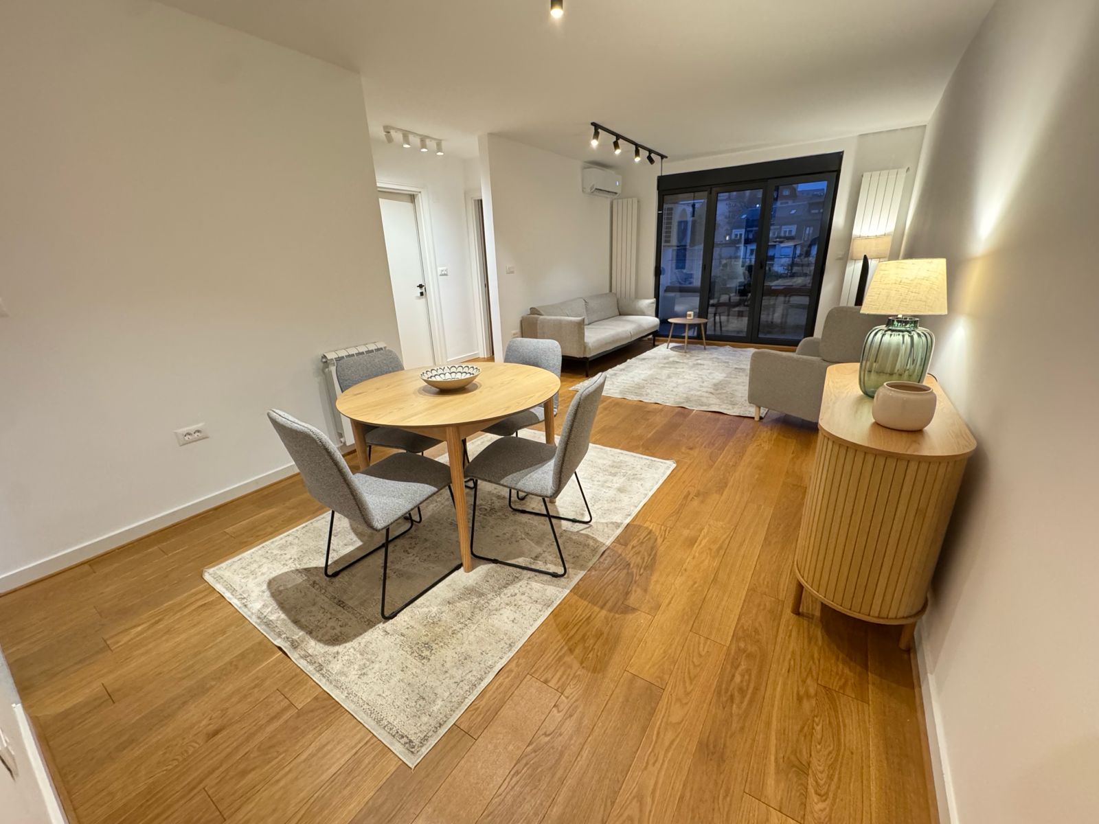 Iznajmljujem Stan Apartman  Hram  Beograd Grad 2