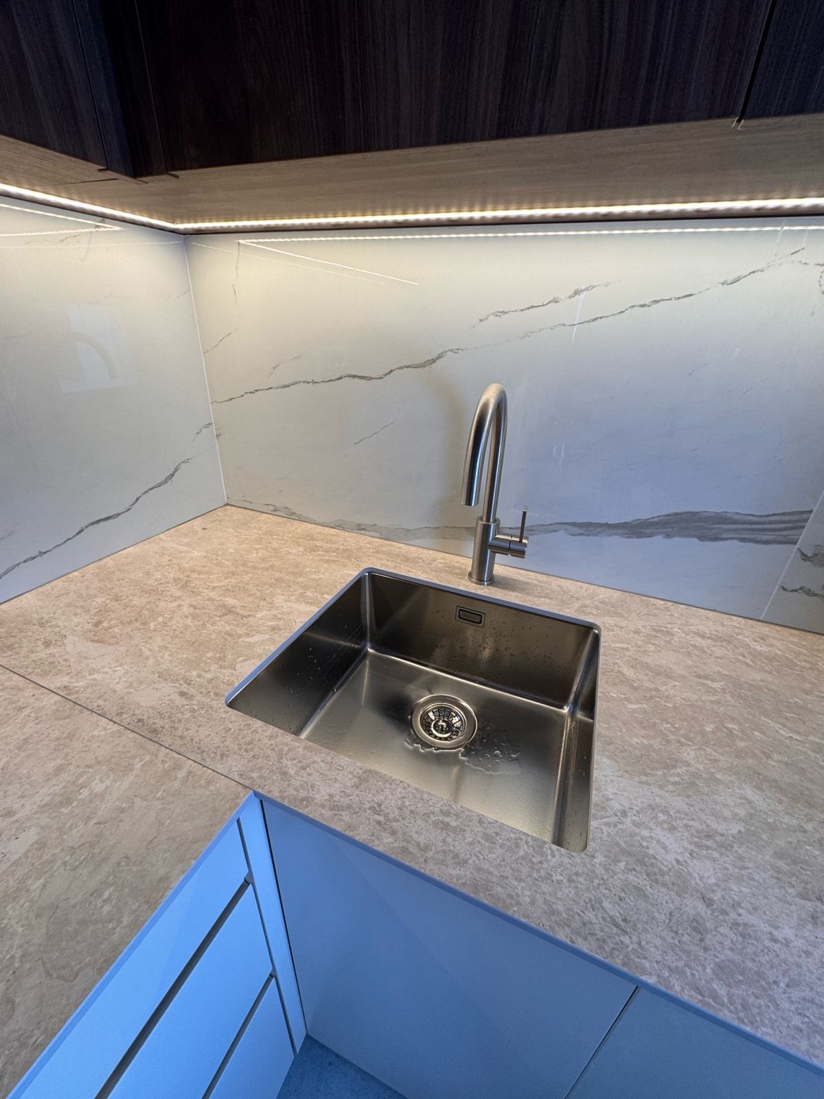 Iznajmljujem Stan Apartman  Hram  Beograd Grad 5