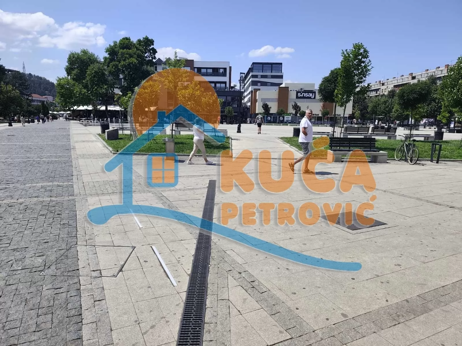 Lokal, 16 m2, Trg revolucije ID: i-015320 6