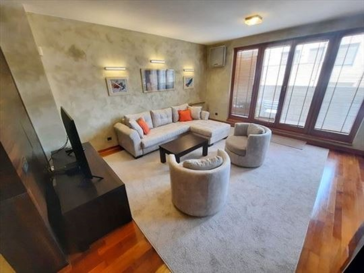 Trosoban lux stan  garaza  novogradnja 2