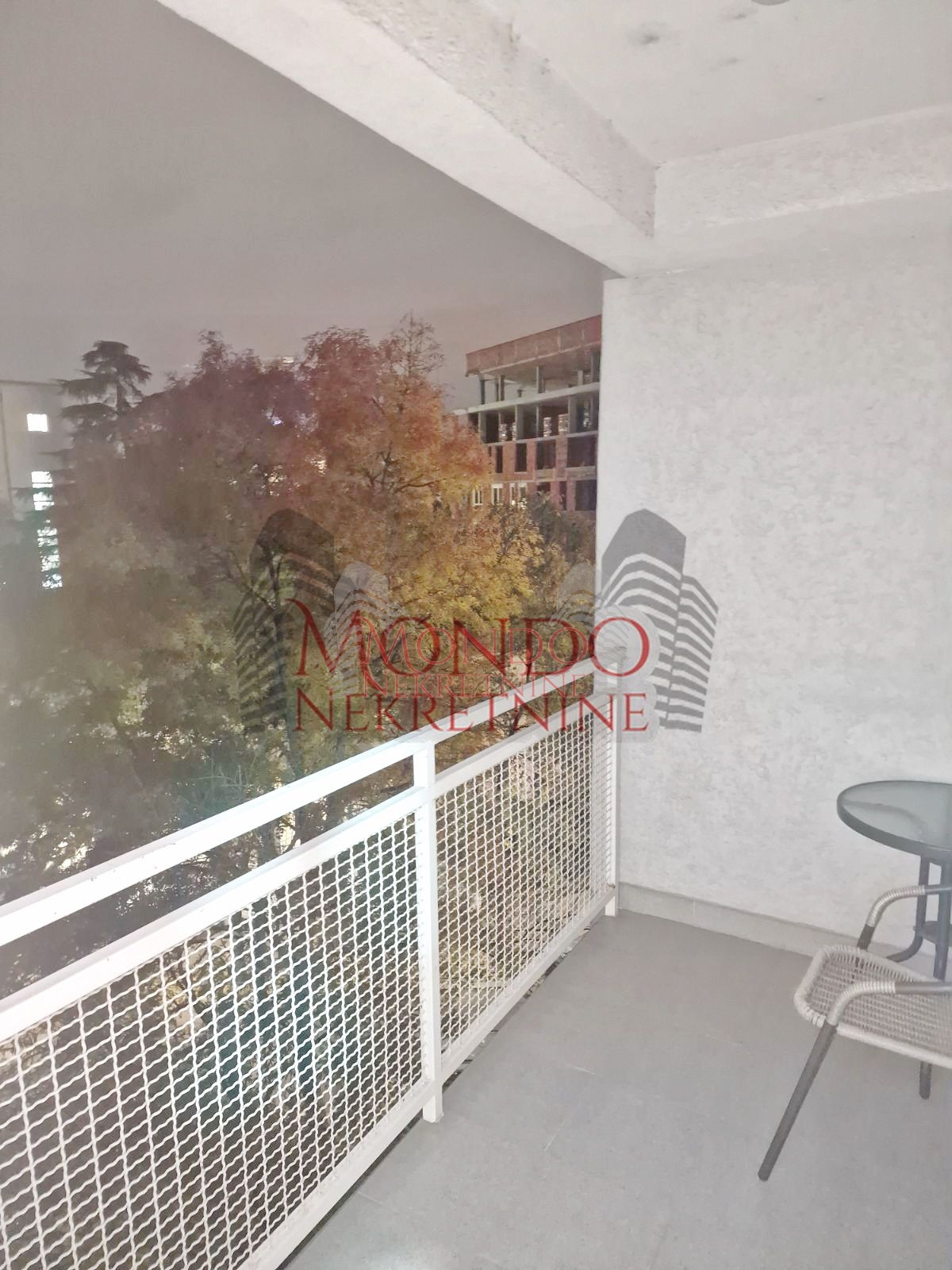 Jednoiposoban stan kod Filozofskog fakulteta 9