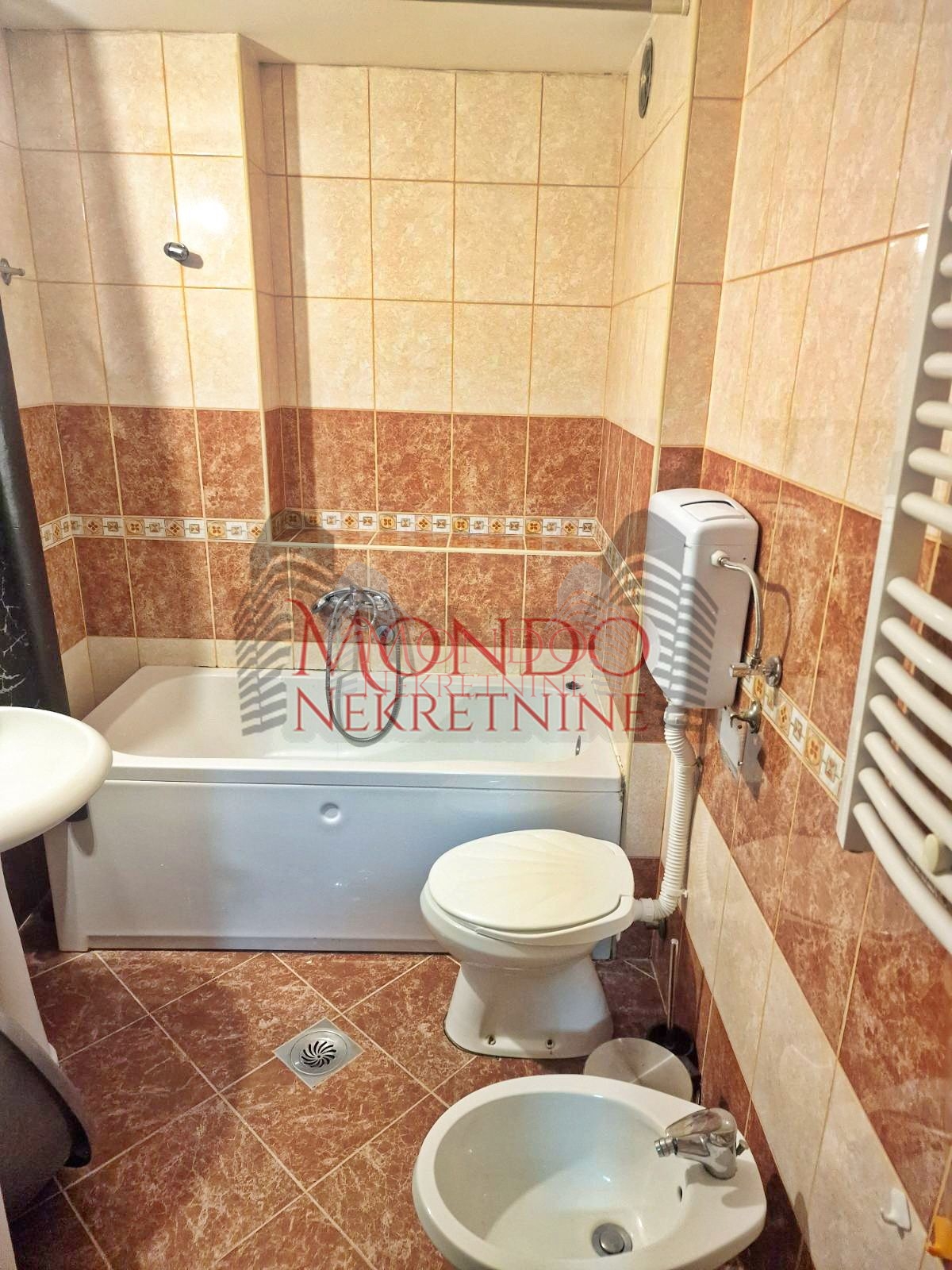 Jednoiposoban stan kod Filozofskog fakulteta 6