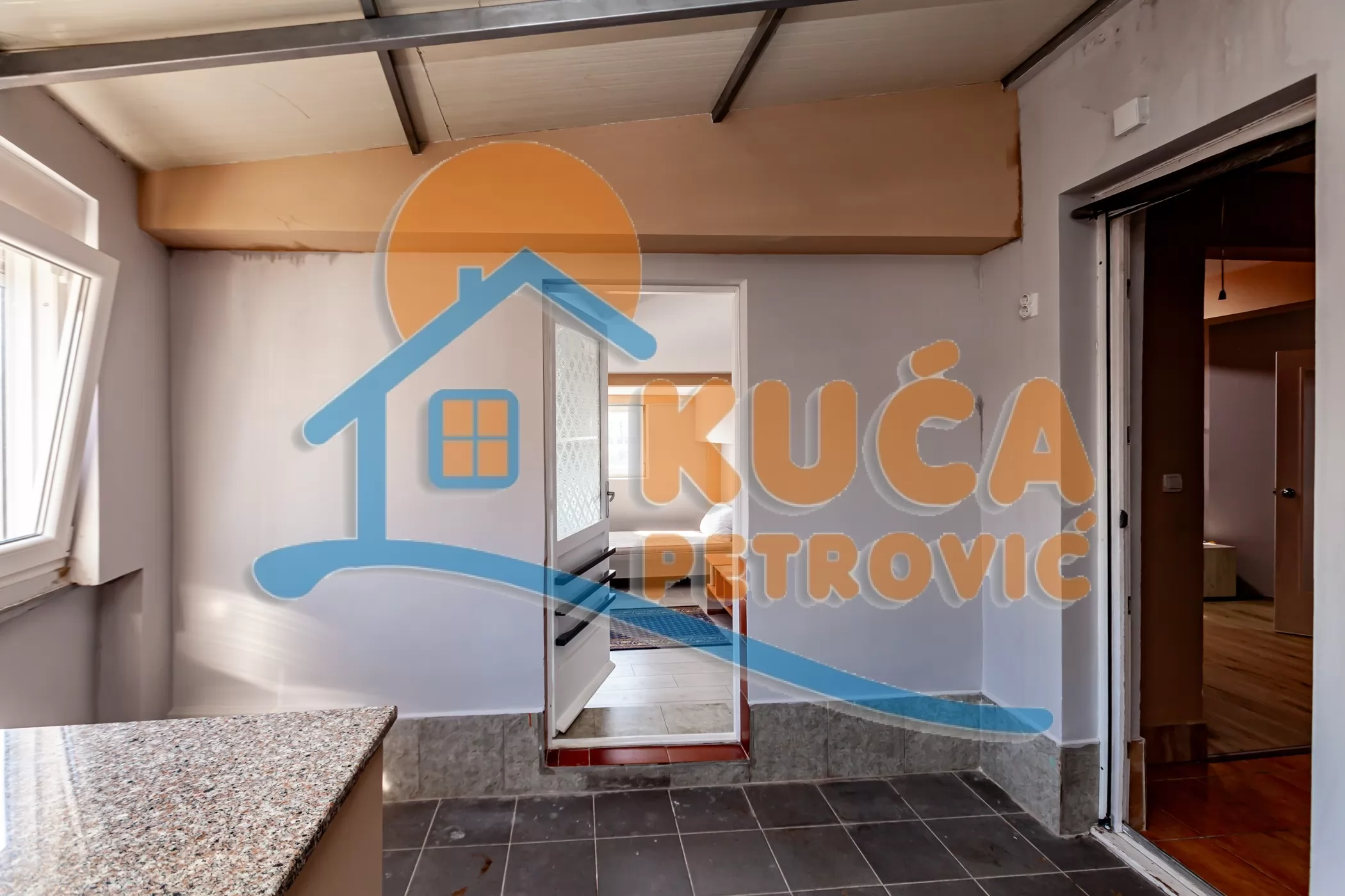 Trosoban stan, 66 m2, Medijana, Kozaračka ID: p-015317 11