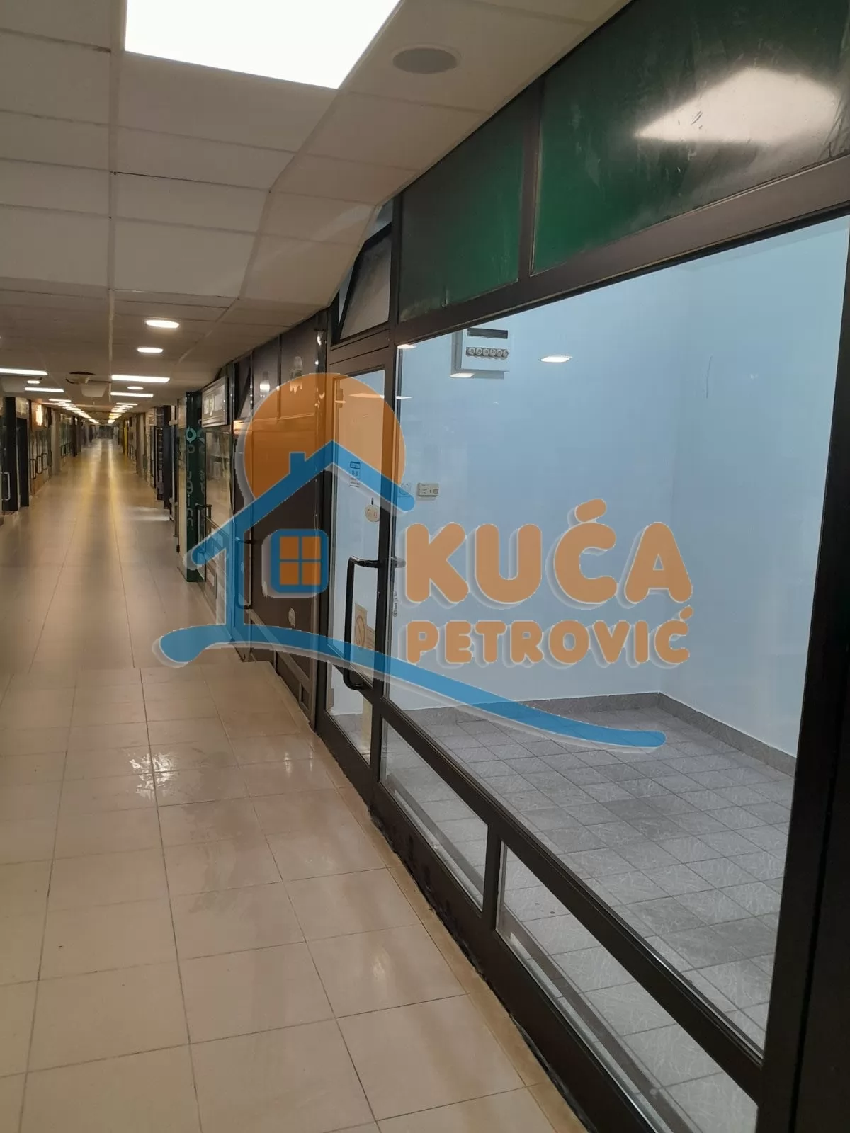 Lokal, 8 m2, Centar, Obrenovićeva ID: p-015323 2