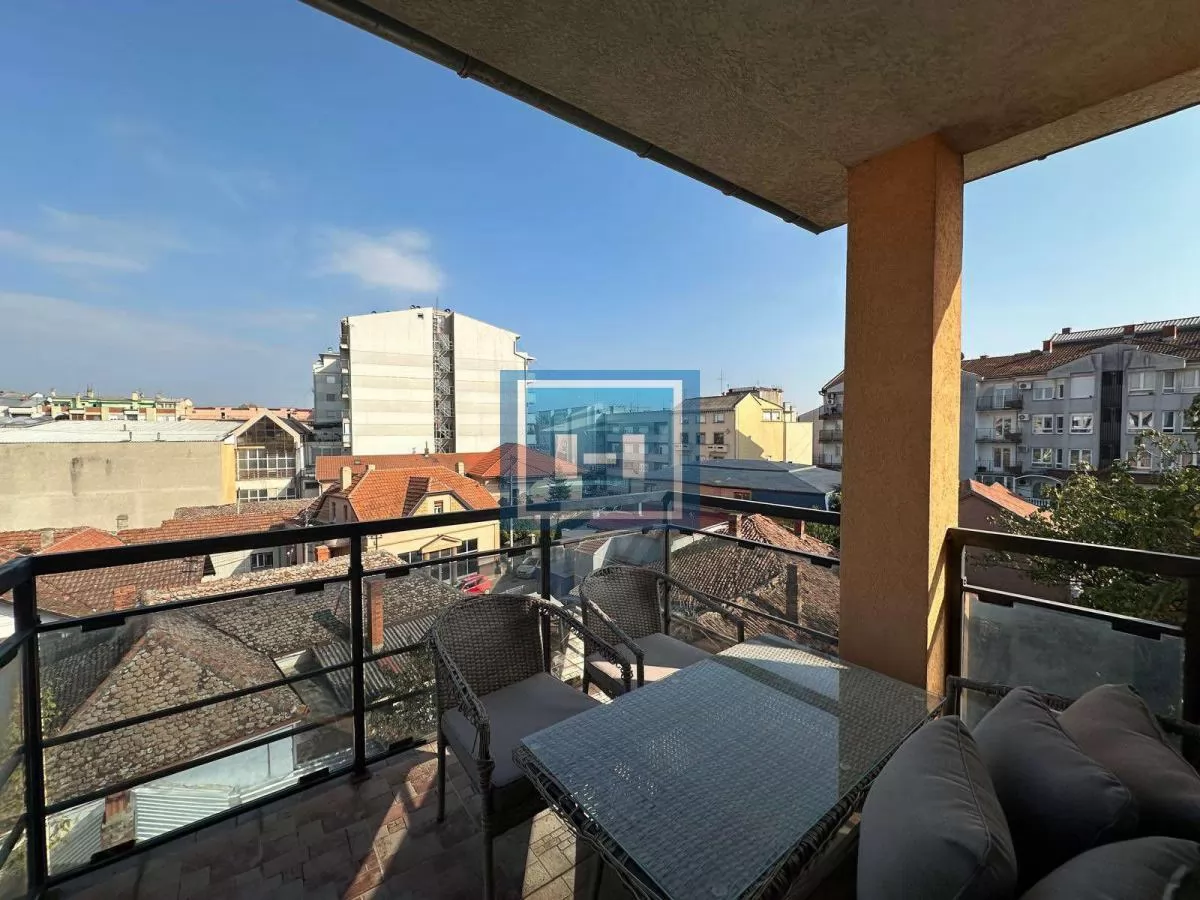 Potpuno opremljen dvosoban stan 8