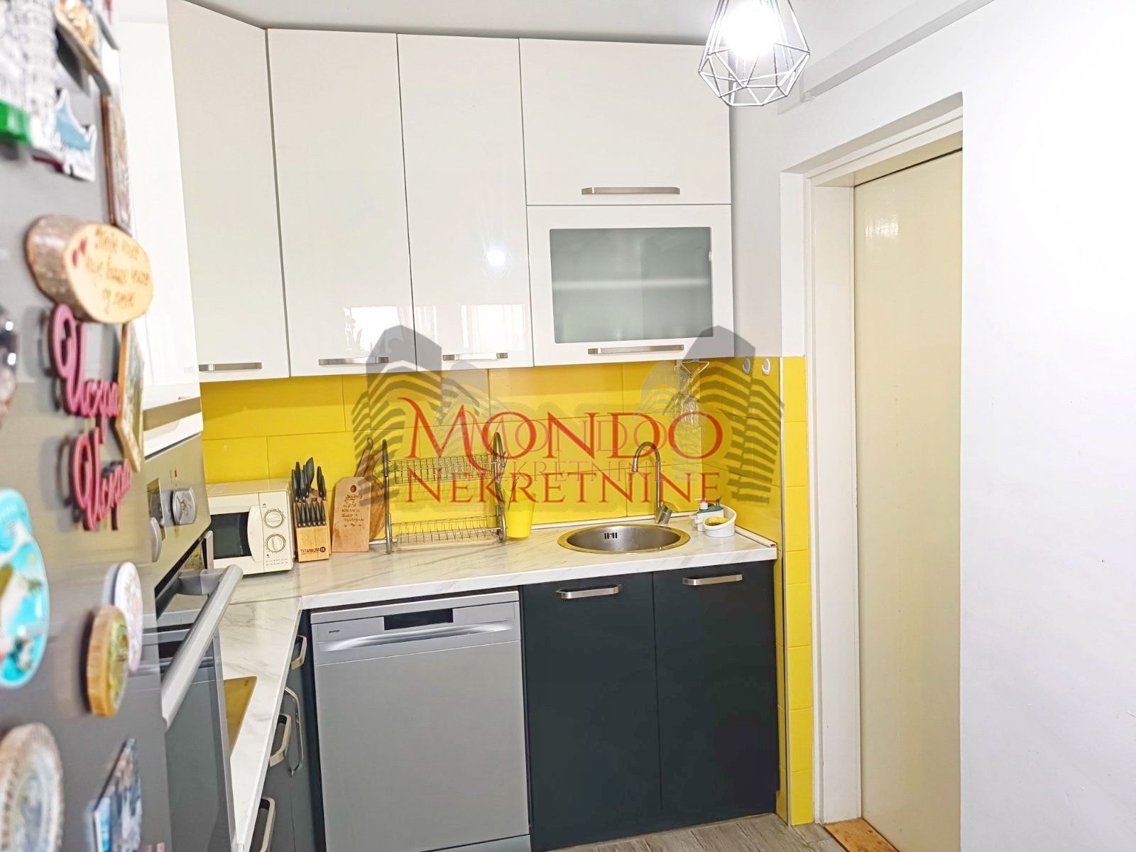 Trosoban stan kod Doma zdravlja 7