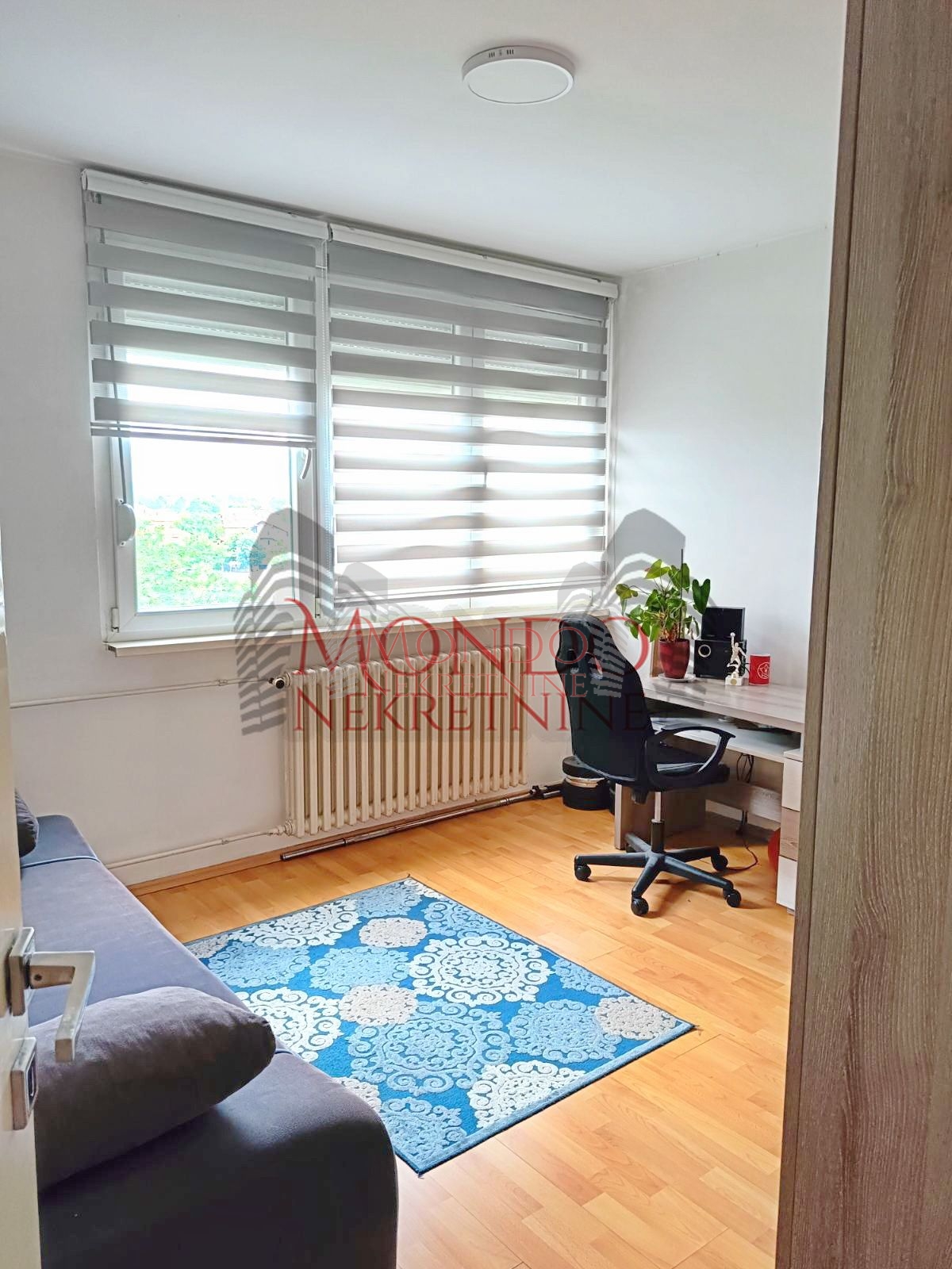 Trosoban stan kod Doma zdravlja 9