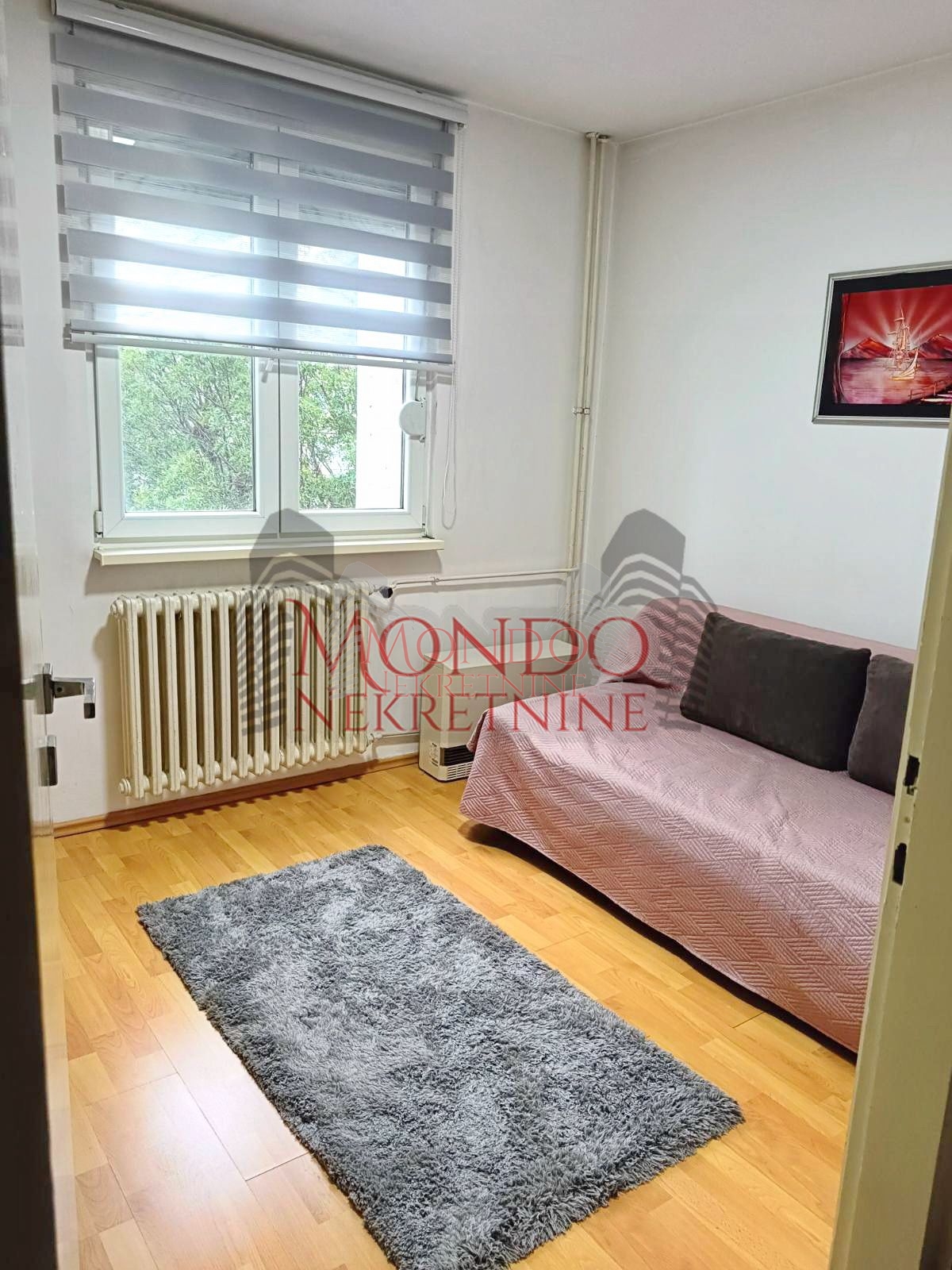 Trosoban stan kod Doma zdravlja 8