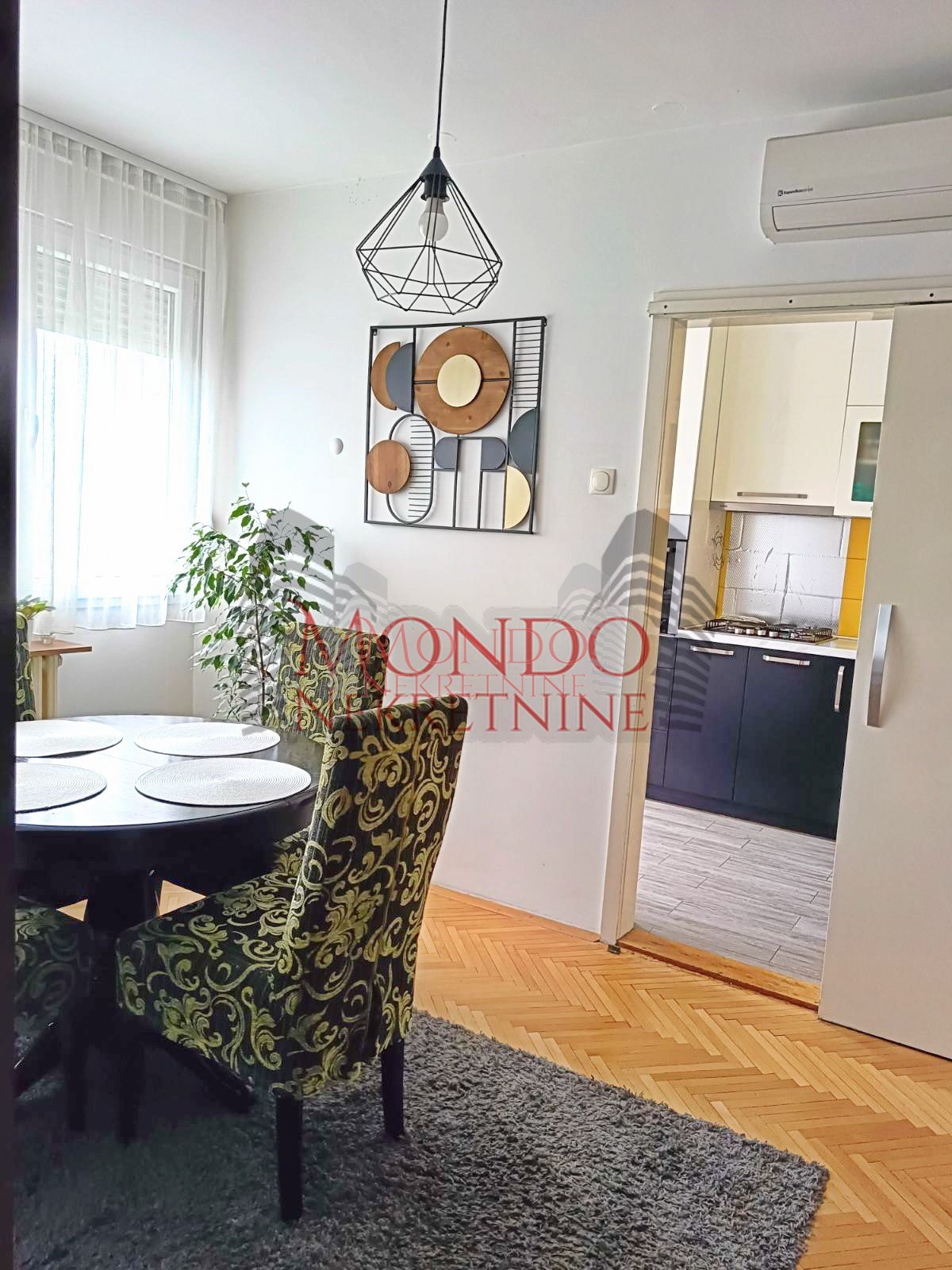 Trosoban stan kod Doma zdravlja 5