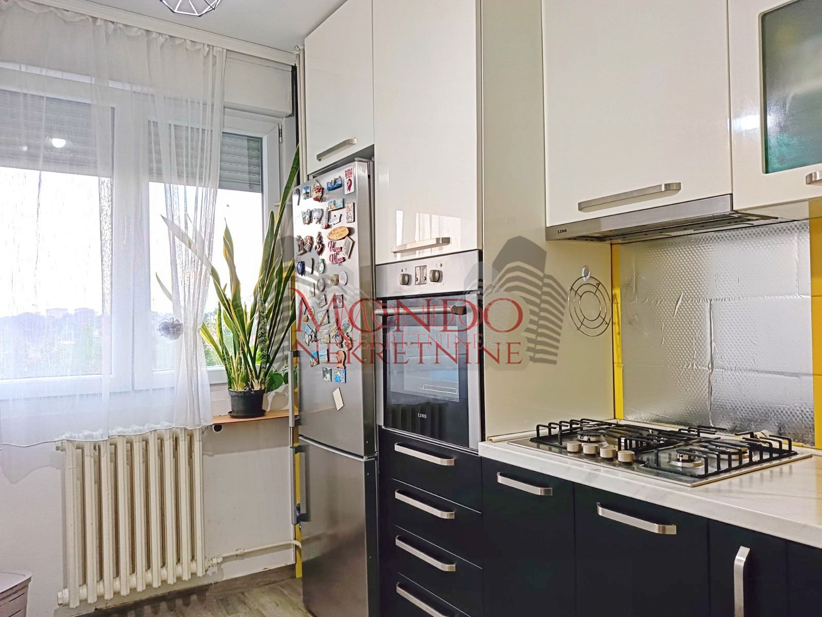 Trosoban stan kod Doma zdravlja 6