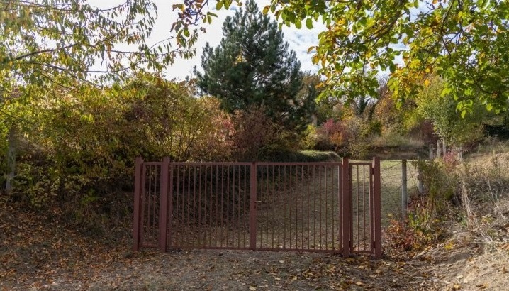 Plac Sremska Kamenica 737m2 1