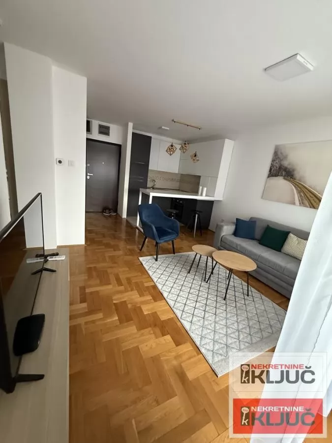 GRBAVICA IZDAJE SE JEDNOIPOSOBAN MODERNO OPREMLJEN STAN 4