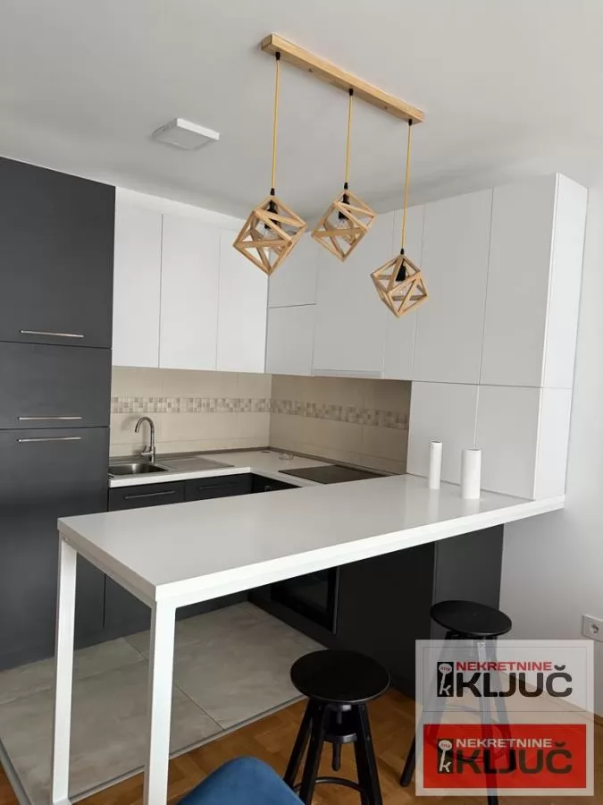 GRBAVICA IZDAJE SE JEDNOIPOSOBAN MODERNO OPREMLJEN STAN 7