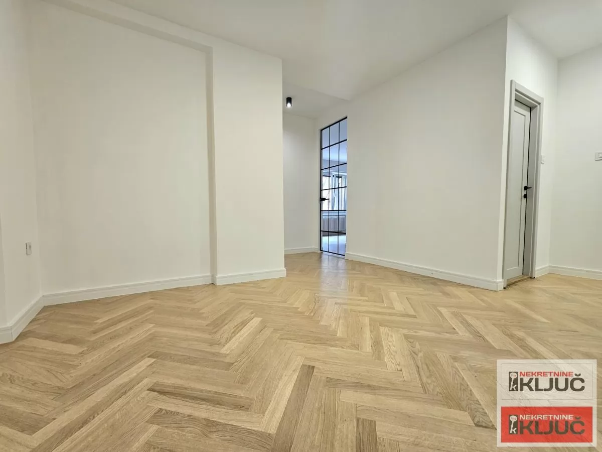 KOD IZVRŠNOG VEĆA, 112m2, Četvorosoban, Renoviran 4