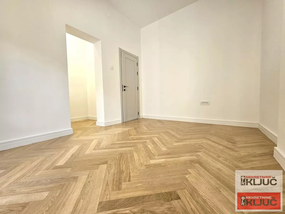 KOD IZVRŠNOG VEĆA, 112m2, Četvorosoban, Renoviran 8