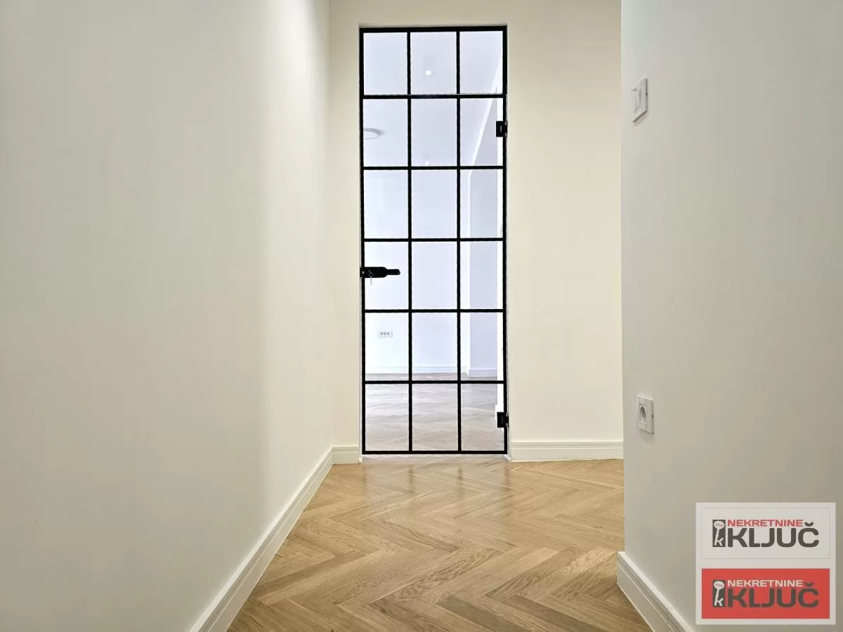 KOD IZVRŠNOG VEĆA, 112m2, Četvorosoban, Renoviran 9