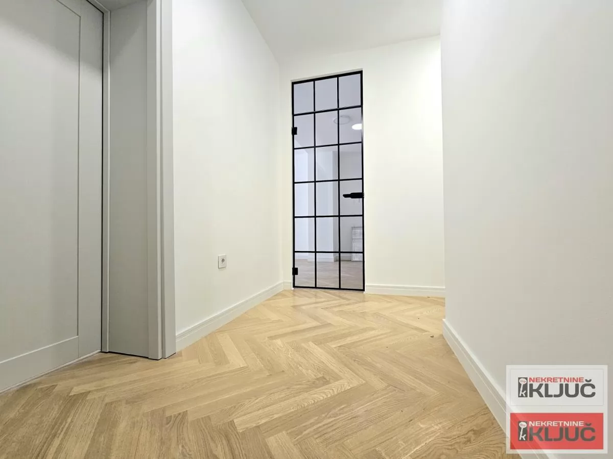 KOD IZVRŠNOG VEĆA, 75m2, Trosoban, Renoviran 10