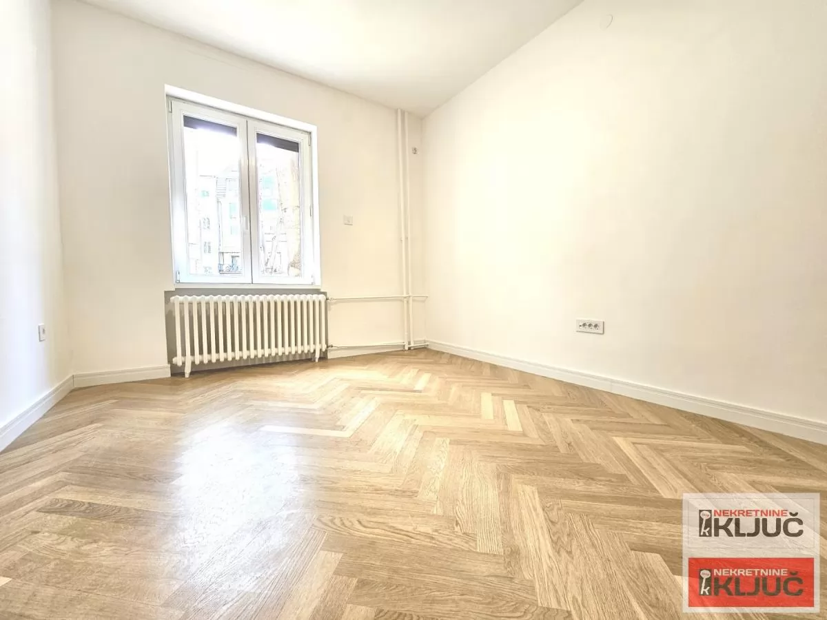 KOD IZVRŠNOG VEĆA, 75m2, Trosoban, Renoviran 11