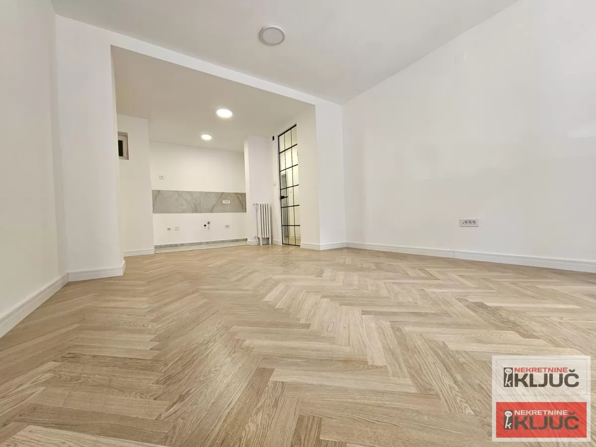 KOD IZVRŠNOG VEĆA, 75m2, Trosoban, Renoviran 3