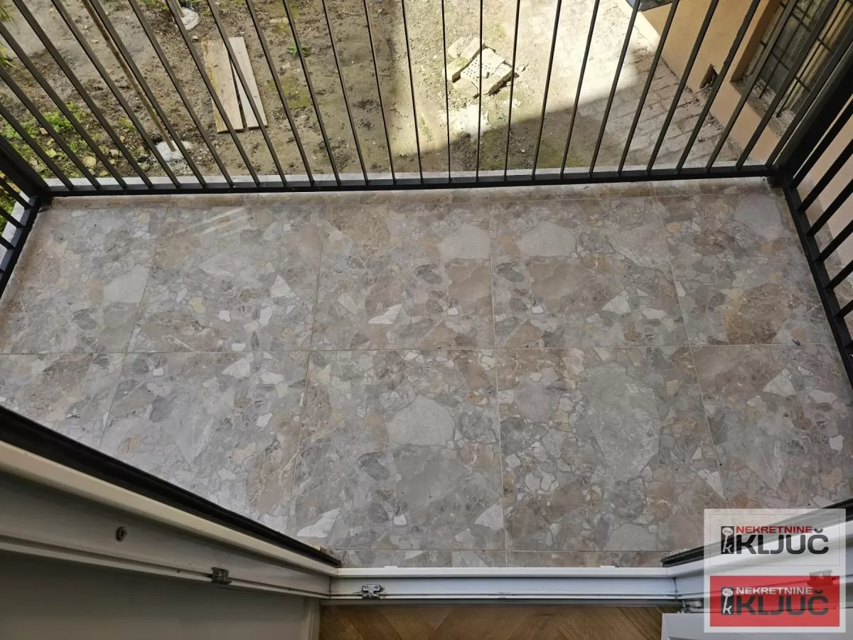 KOD IZVRŠNOG VEĆA, 75m2, Trosoban, Renoviran 7