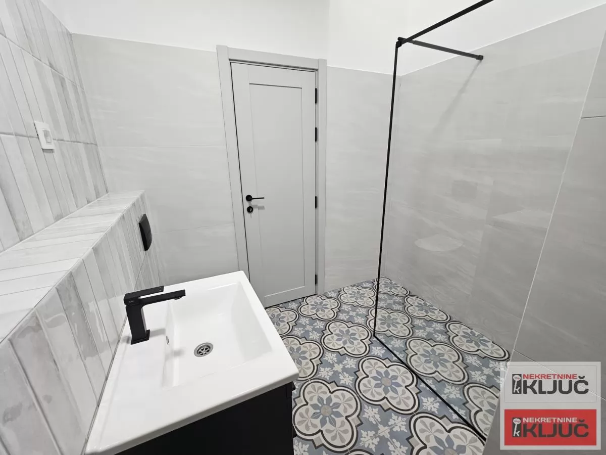 KOD IZVRŠNOG VEĆA, 75m2, Trosoban, Renoviran 8