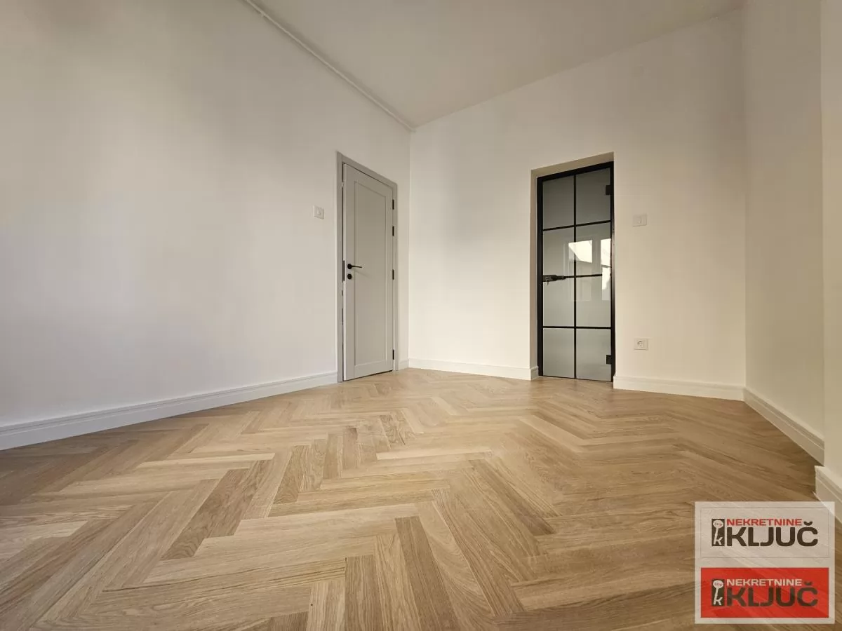 KOD IZVRŠNOG VEĆA, 85m2, Trosoban, Renoviran 12