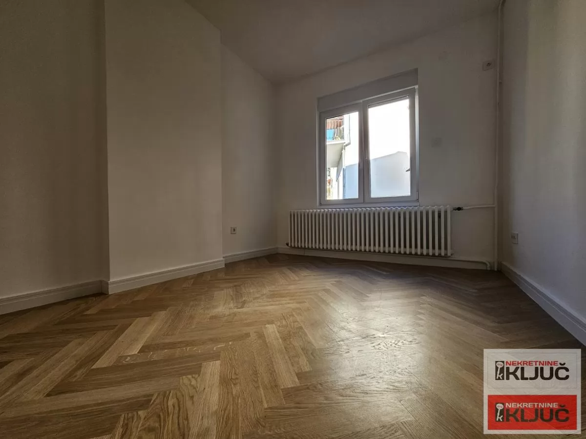 KOD IZVRŠNOG VEĆA, 85m2, Trosoban, Renoviran 8