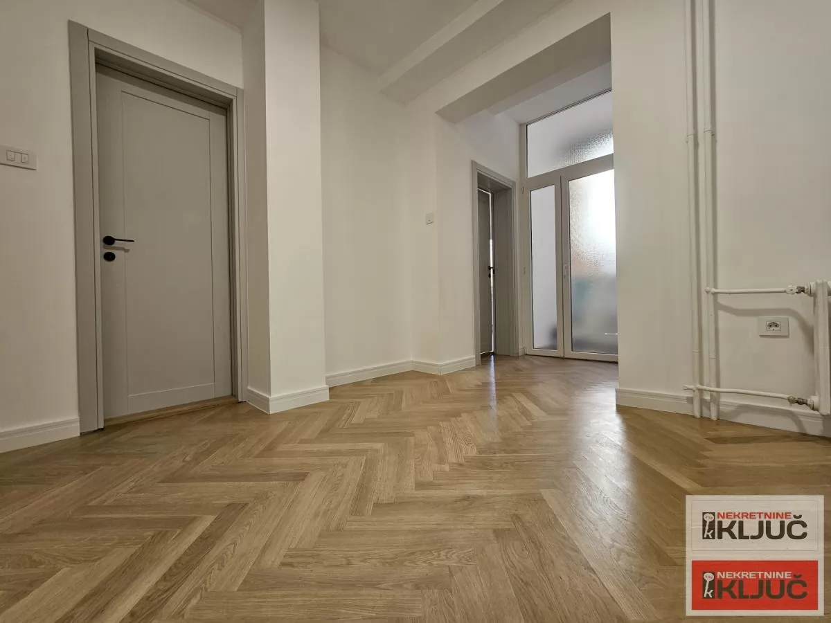 KOD IZVRŠNOG VEĆA, 85m2, Trosoban, Renoviran 9