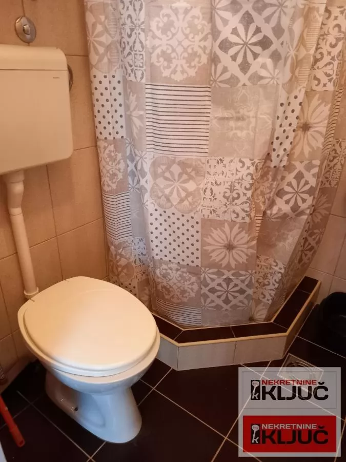 PODBARA IZDAJE SE NAMEŠTENA GARSONJERA 11