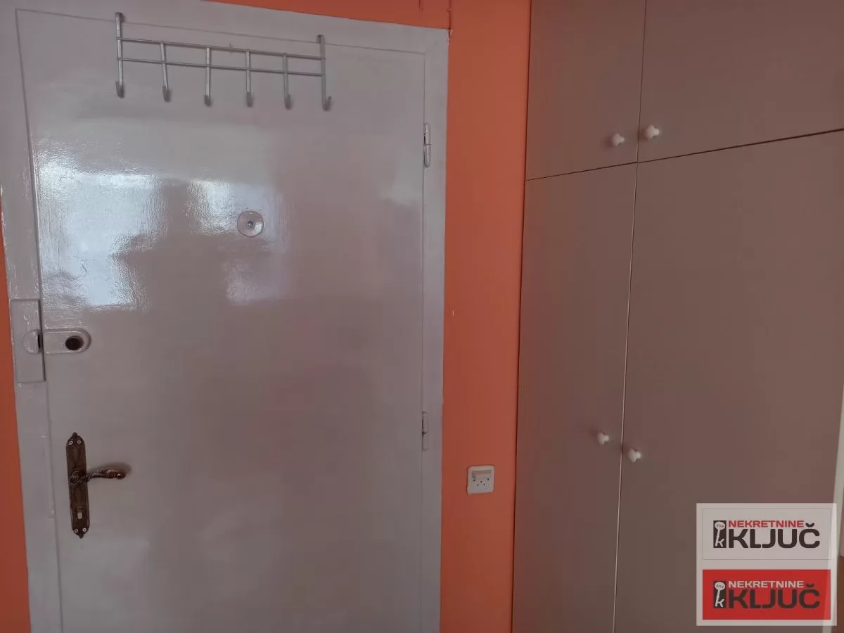 PODBARA IZDAJE SE NAMEŠTENA GARSONJERA 14