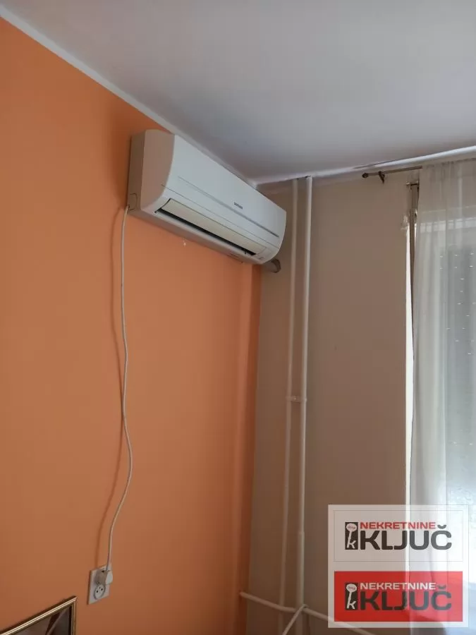 PODBARA IZDAJE SE NAMEŠTENA GARSONJERA 15