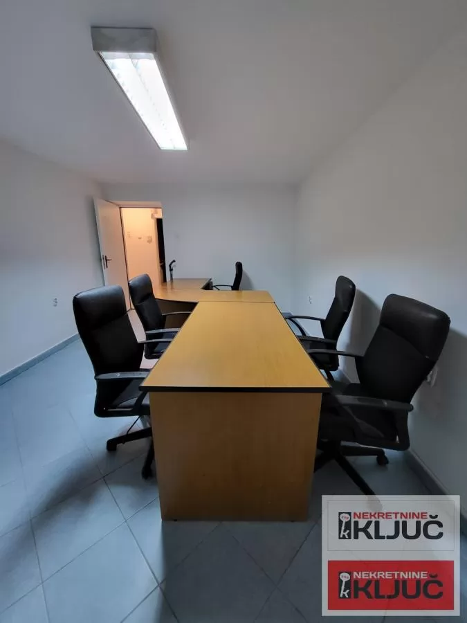 SPENS IZDAJE SE OPREMLJEN KANCELARIJSKI PROSTOR 4