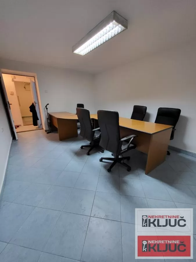SPENS IZDAJE SE OPREMLJEN KANCELARIJSKI PROSTOR 5