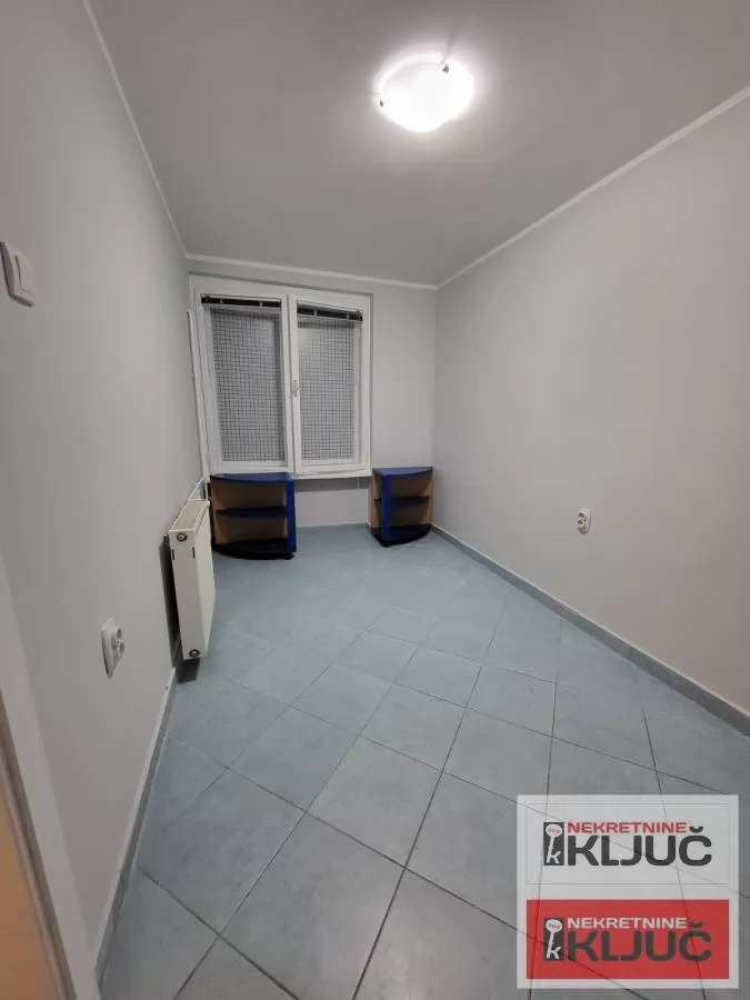 SPENS IZDAJE SE OPREMLJEN KANCELARIJSKI PROSTOR 7