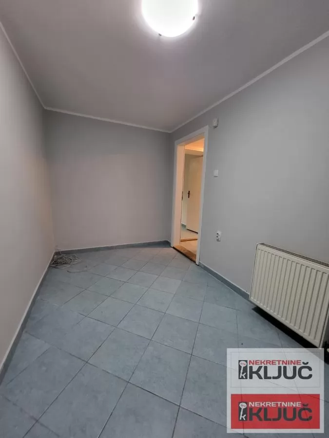 SPENS IZDAJE SE OPREMLJEN KANCELARIJSKI PROSTOR 9