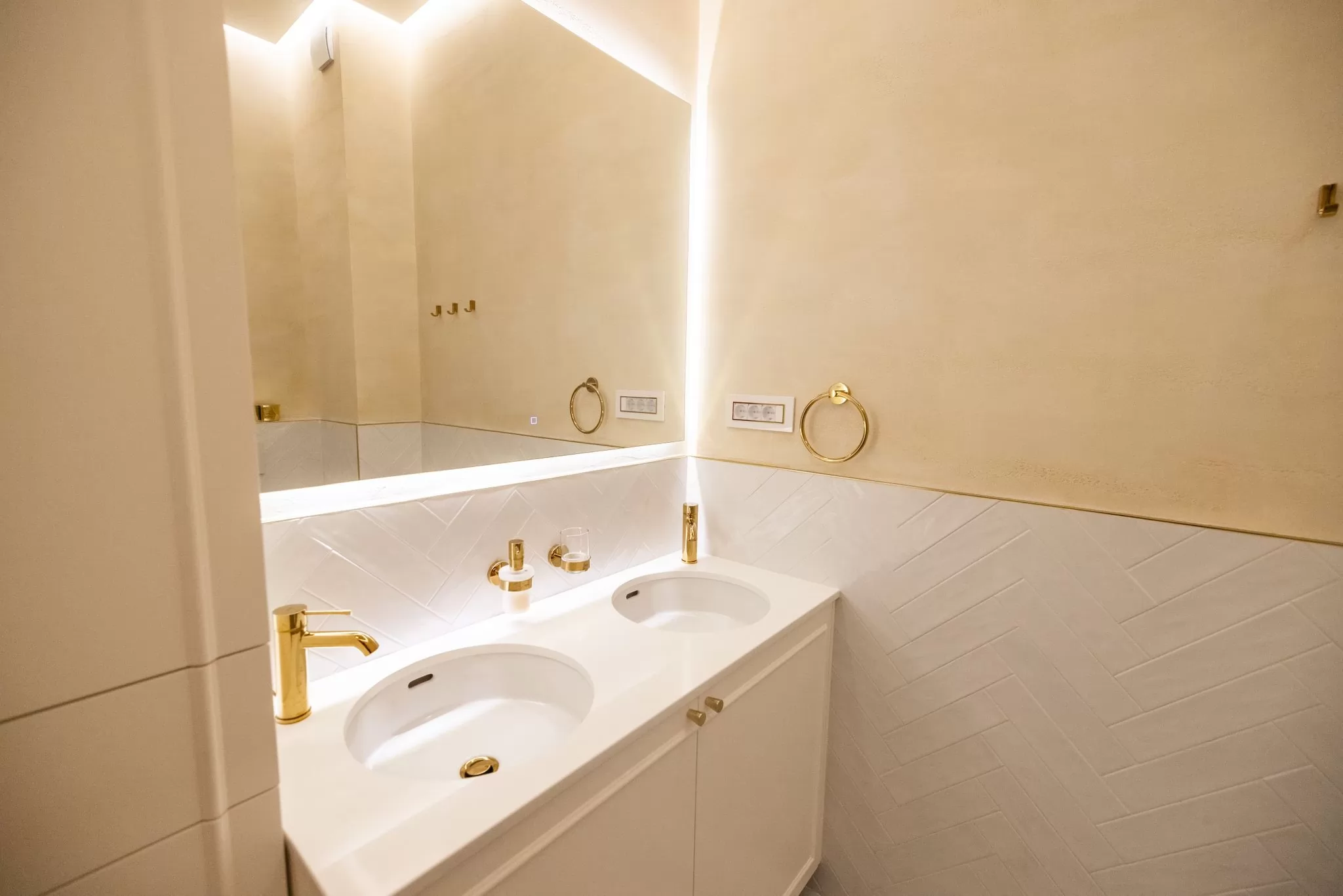 Stan,SREMSKA KAMENICA,TATARSKO BRDO,kv: 131, € 2000, ID: 9101899 22