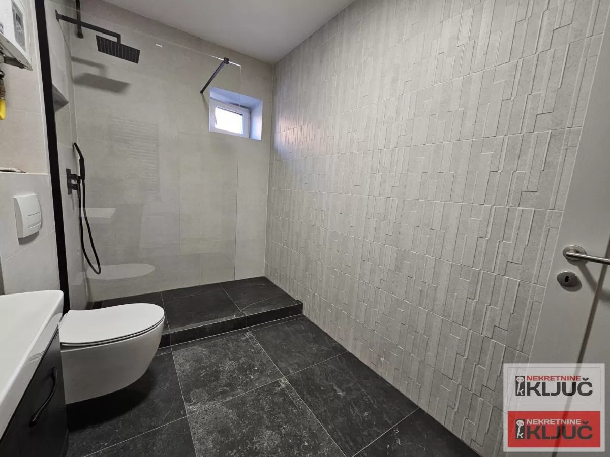 TELEP, 101m2, Četvorosoban sa 2 parking mesta, Vila 10