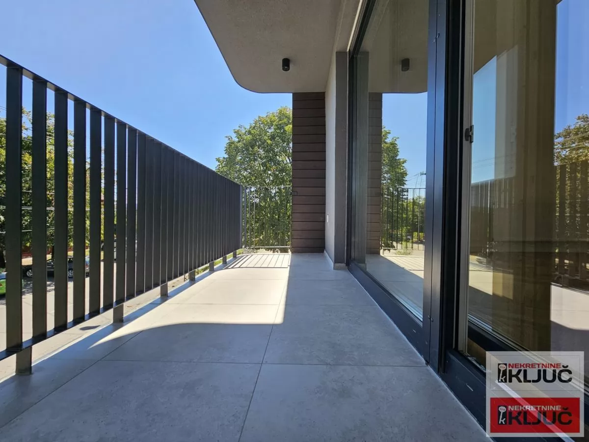 TELEP, 101m2, Četvorosoban sa 2 parking mesta, Vila 16