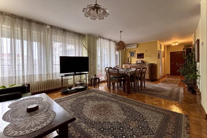 Prodajemo adaptibilan 3 0 stan u Bloku 34  86m2 1