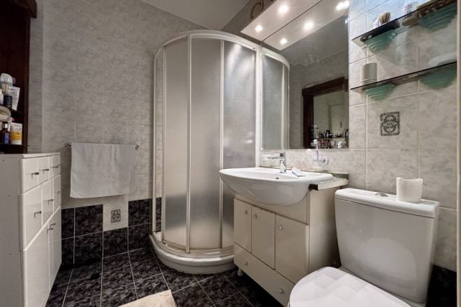 Prodajemo adaptibilan 3 0 stan u Bloku 34  86m2 4