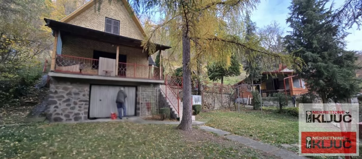 RAKOVAC, Vikendica 63m2 na placu 1400m2 2