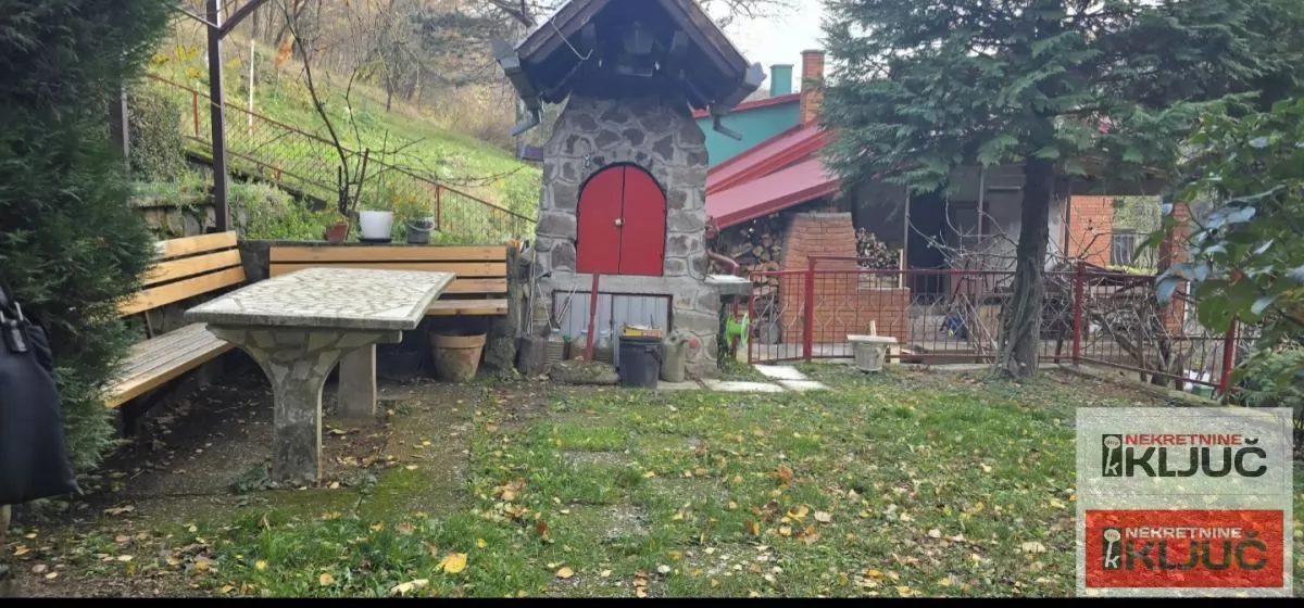 RAKOVAC, Vikendica 63m2 na placu 1400m2 25