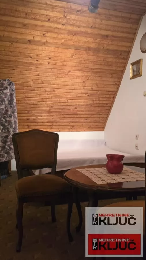 RAKOVAC, Vikendica 63m2 na placu 1400m2 35