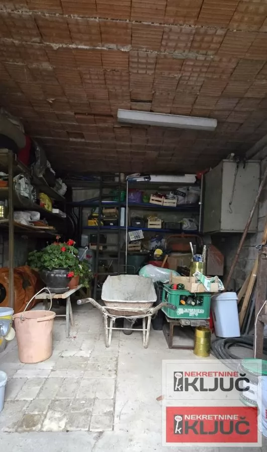 RAKOVAC, Vikendica 63m2 na placu 1400m2 38