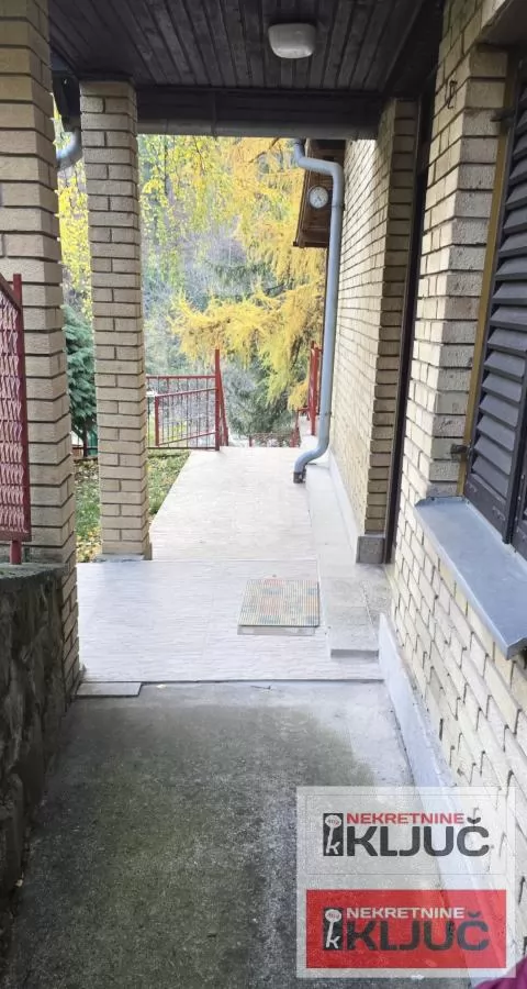 RAKOVAC, Vikendica 63m2 na placu 1400m2 51