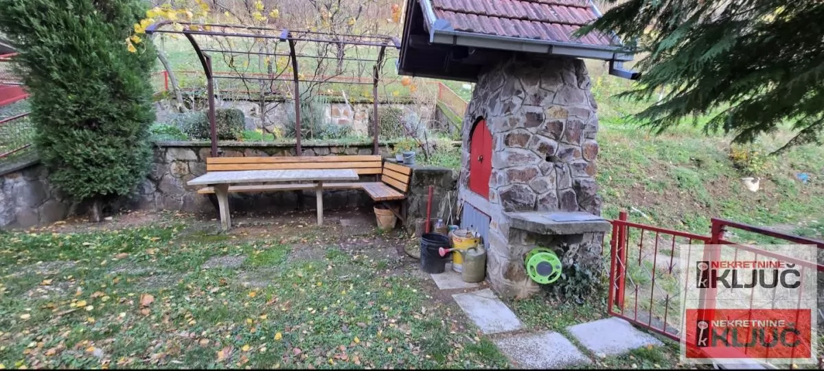 RAKOVAC, Vikendica 63m2 na placu 1400m2 54