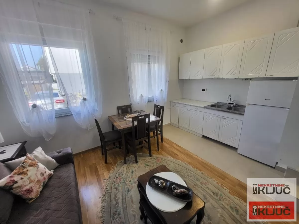 PETROVARADIN, 31m2, Jednoiposoban, Namešten 1