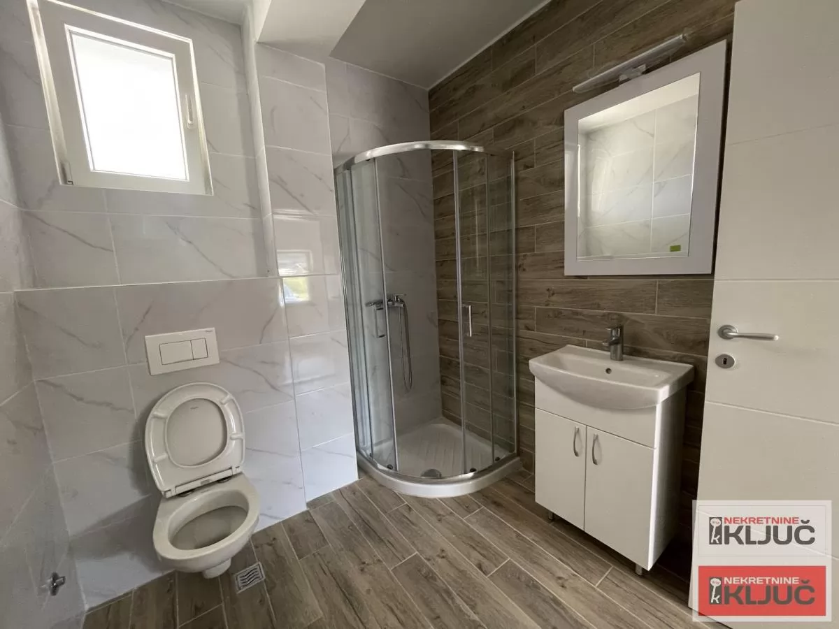 PETROVARADIN, 31m2, Jednoiposoban, Namešten 11