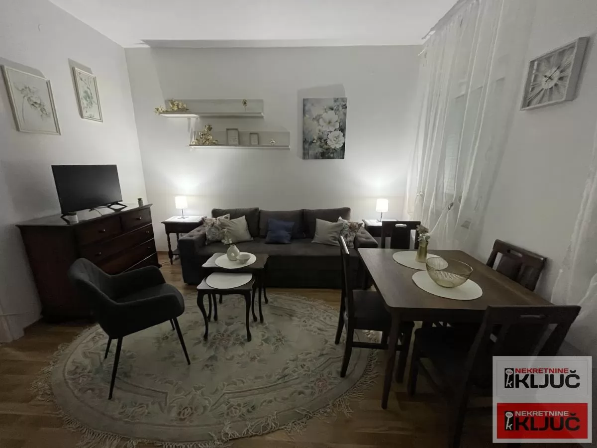 PETROVARADIN, 31m2, Jednoiposoban, Namešten 2